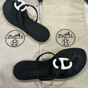 😍Like new!Hermès Black Sandals with White Chaine d'Ancre Accent size 6